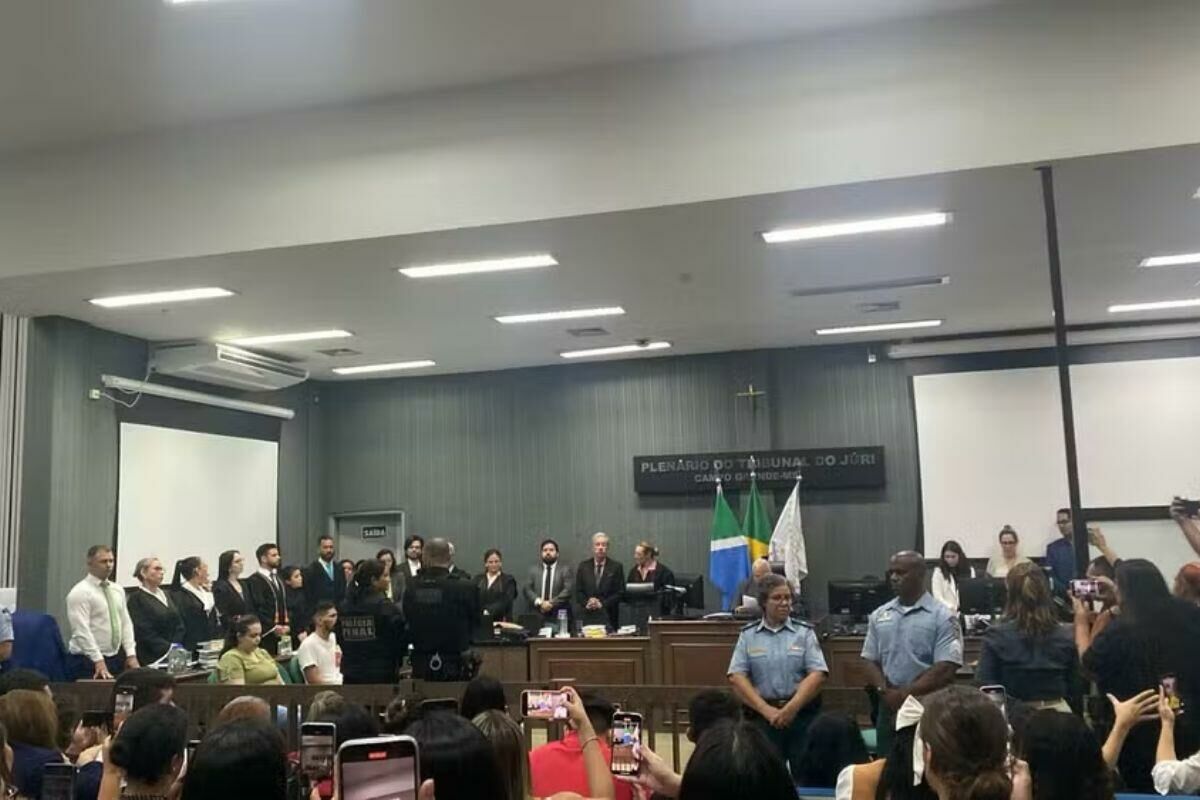 Imagem de compartilhamento para o artigo Mãe e padrasto de Sophia são condenados a 52 anos de prisão pelo assassinato e abuso sexual da menina de 2 anos da MS Todo dia